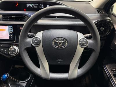 2015 Toyota Aqua - Thumbnail