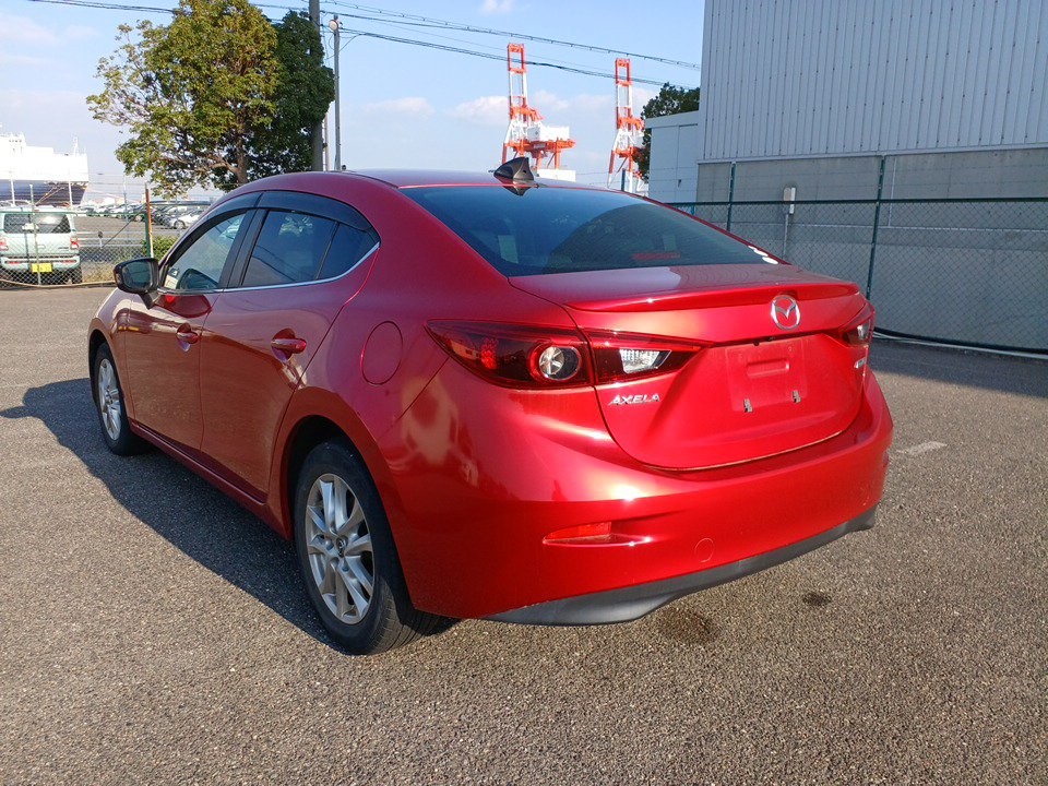2013 Mazda Axela
