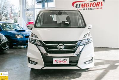 2017 Nissan Serena - Thumbnail