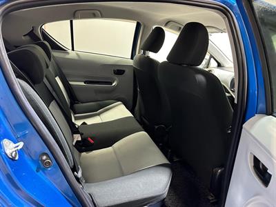 2012 Toyota Aqua - Thumbnail