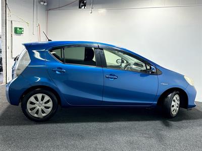 2012 Toyota Aqua - Thumbnail