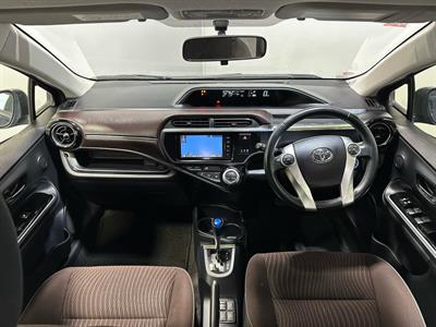 2015 Toyota Aqua - Thumbnail