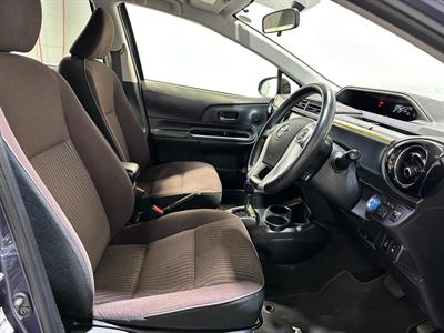 2015 Toyota Aqua - Thumbnail