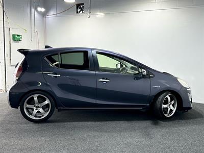 2015 Toyota Aqua - Thumbnail