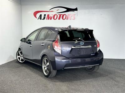 2015 Toyota Aqua - Thumbnail