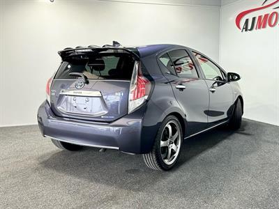 2015 Toyota Aqua - Thumbnail