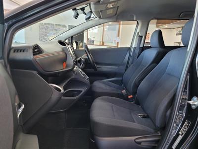 2015 Toyota Sienta - Thumbnail