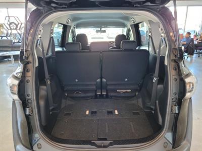 2015 Toyota Sienta - Thumbnail