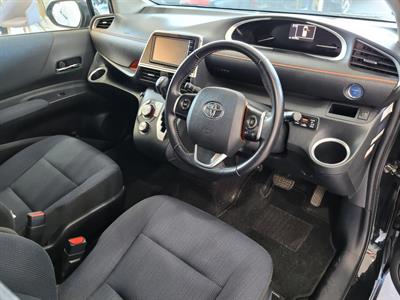 2015 Toyota Sienta - Thumbnail