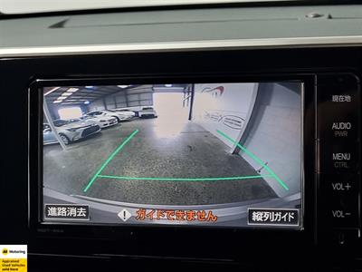 2017 Toyota C-HR - Thumbnail