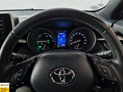 2017 Toyota C-HR - Thumbnail