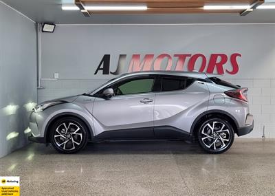 2017 Toyota C-HR - Thumbnail