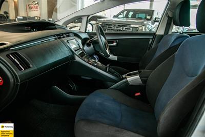 2015 Toyota Prius - Thumbnail