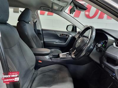 2021 Toyota RAV4 - Thumbnail