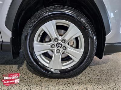 2021 Toyota RAV4 - Thumbnail