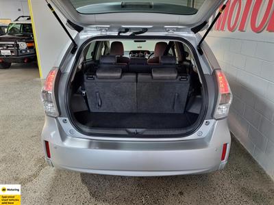2012 Toyota Prius - Thumbnail