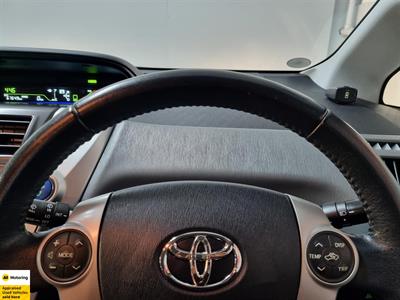 2012 Toyota Prius - Thumbnail