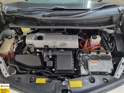 2012 Toyota Prius - Thumbnail