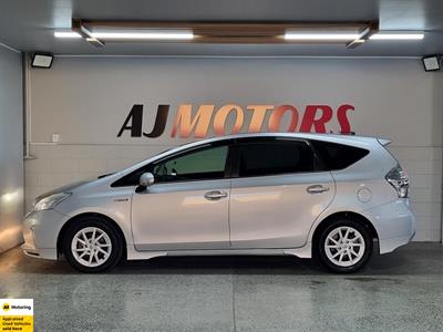 2012 Toyota Prius - Thumbnail
