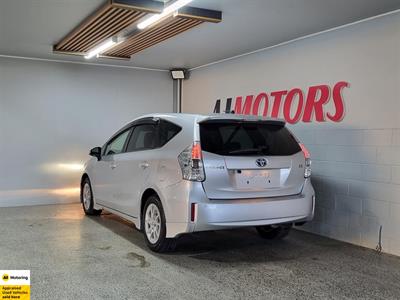 2012 Toyota Prius - Thumbnail