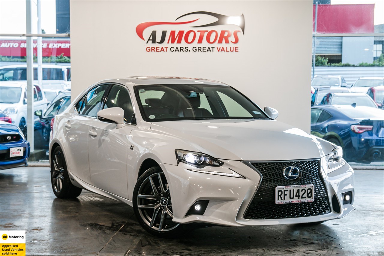 2013 Lexus IS 300h