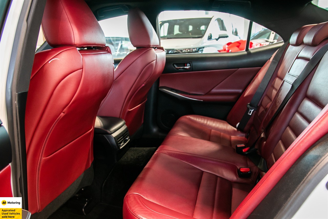 2013 Lexus IS 300h