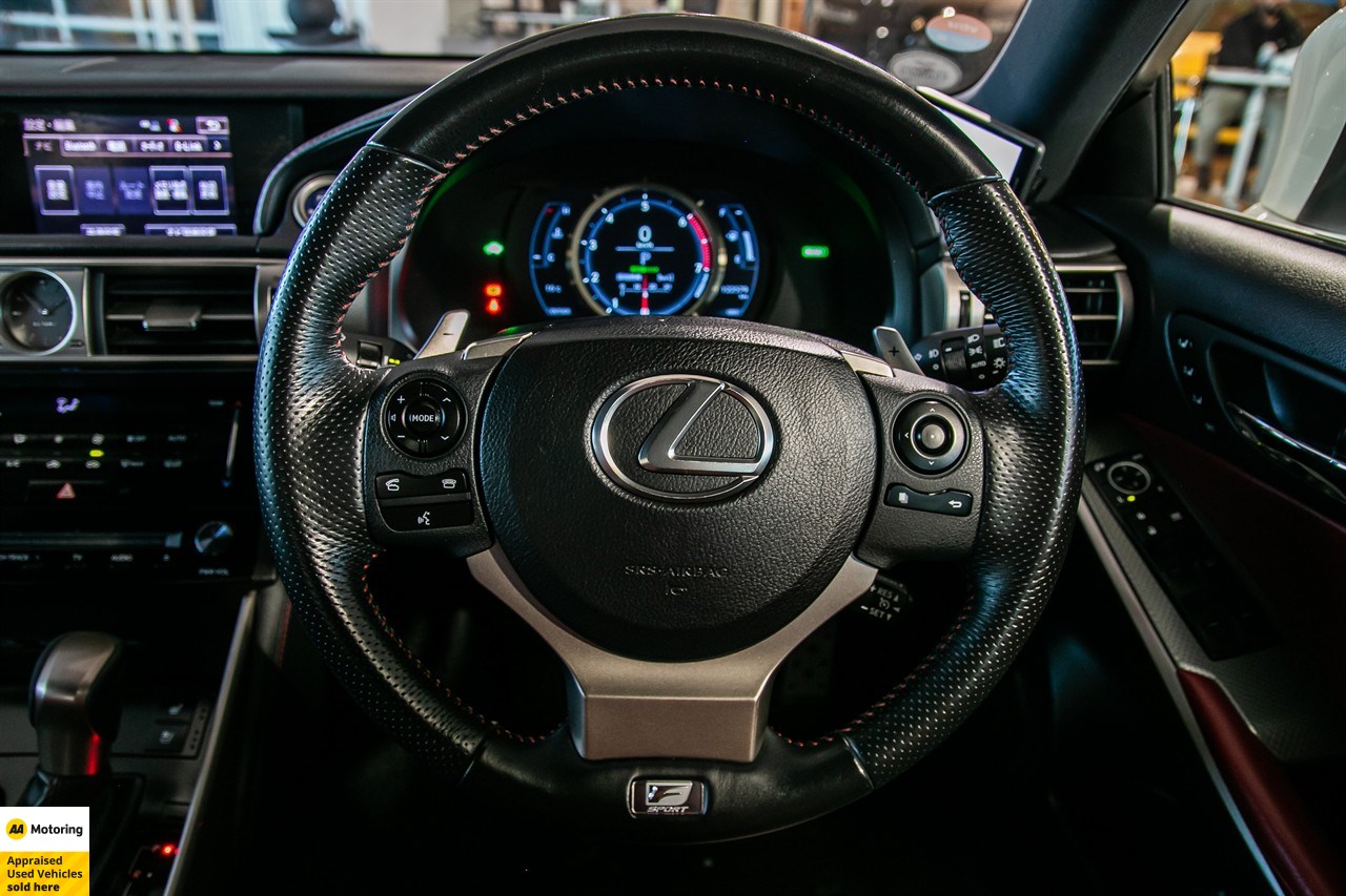 2013 Lexus IS 300h