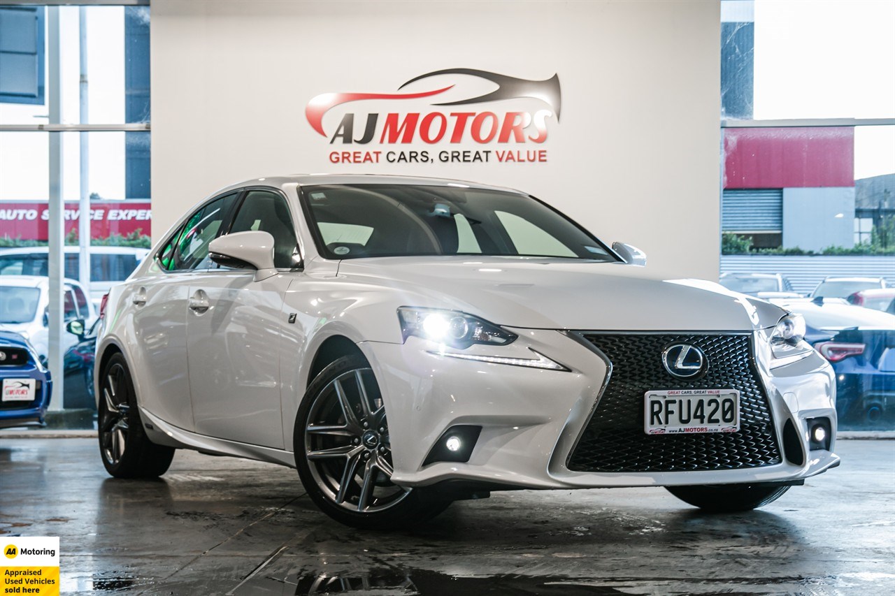 2013 Lexus IS 300h