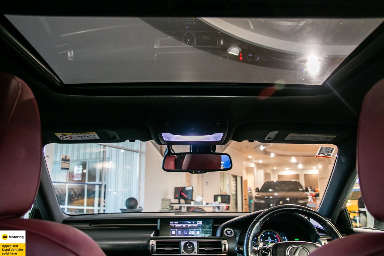 2013 Lexus IS 300h
