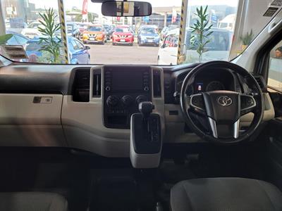 2020 Toyota Hiace - Thumbnail
