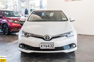 2017 Toyota Corolla - Thumbnail