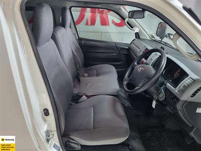 2009 Toyota Hiace - Thumbnail