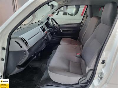 2009 Toyota Hiace - Thumbnail