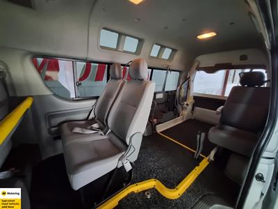 2009 Toyota Hiace - Thumbnail
