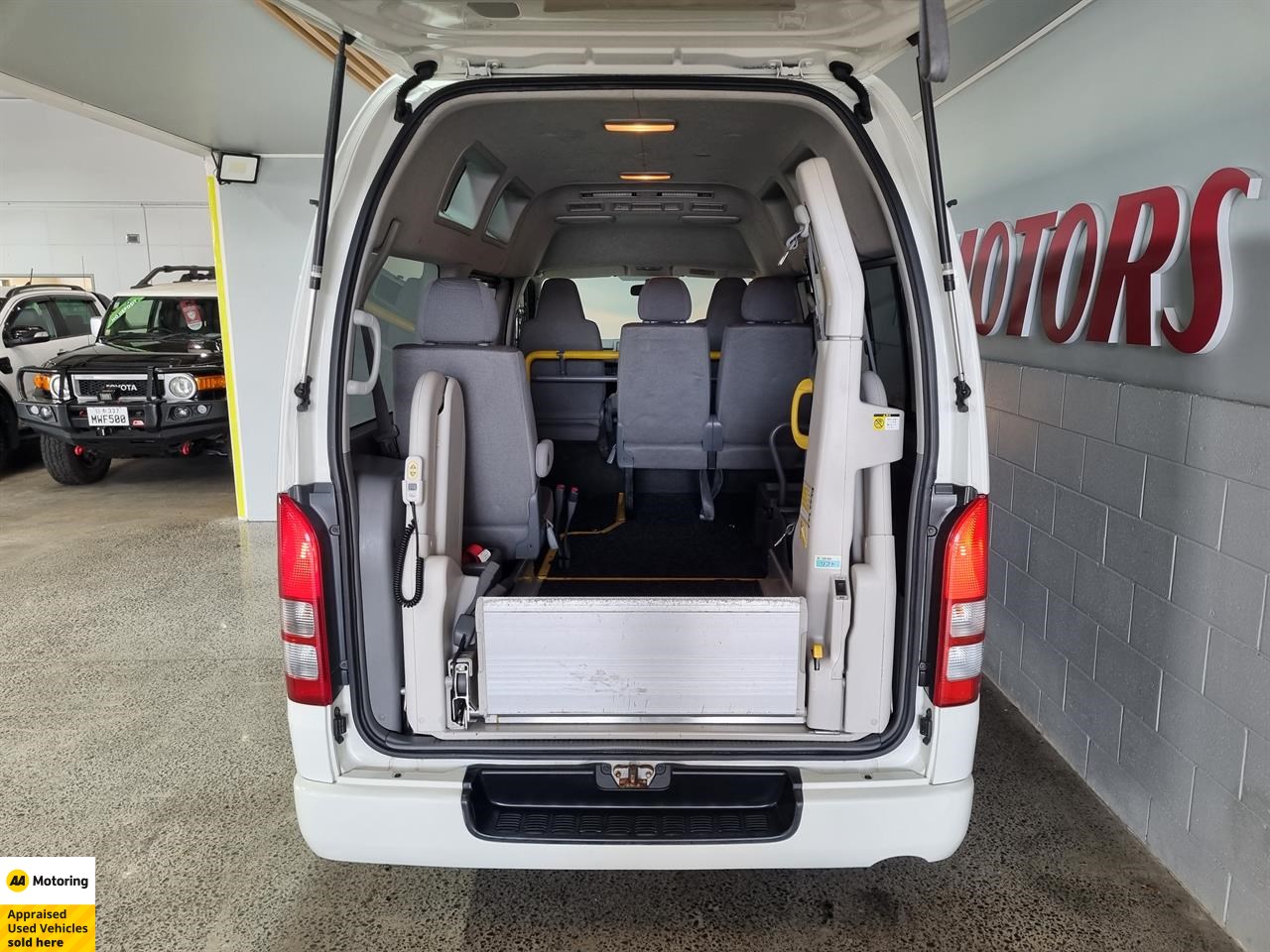 2009 Toyota Hiace