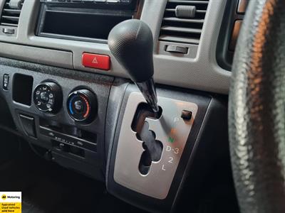2009 Toyota Hiace - Thumbnail