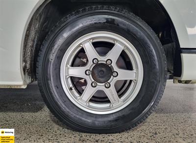 2009 Toyota Hiace - Thumbnail