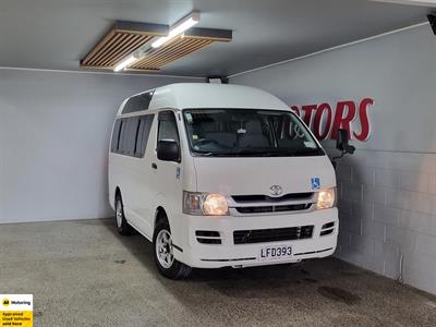 2009 Toyota Hiace - Thumbnail
