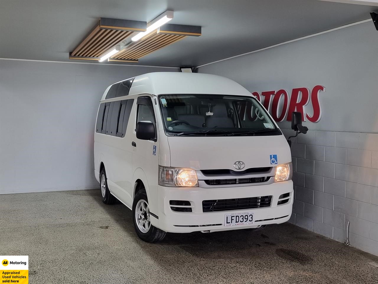 2009 Toyota Hiace