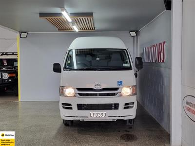 2009 Toyota Hiace - Thumbnail