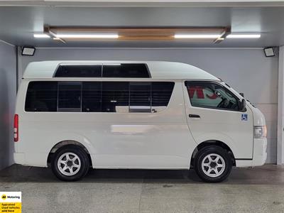 2009 Toyota Hiace - Thumbnail