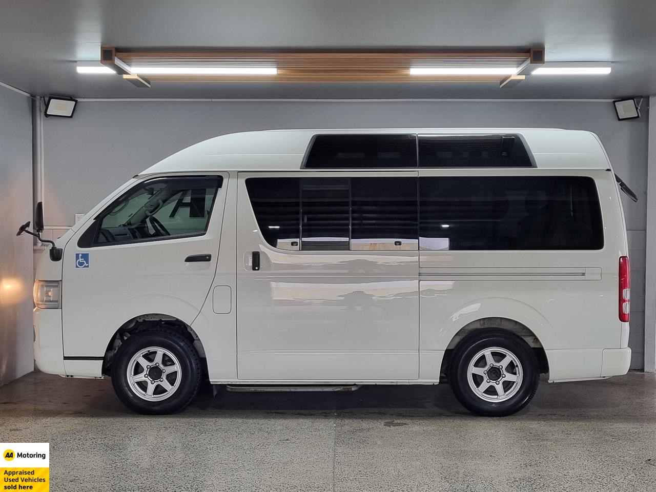 2009 Toyota Hiace