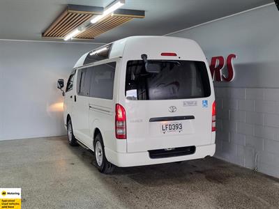 2009 Toyota Hiace - Thumbnail