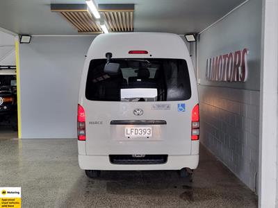 2009 Toyota Hiace - Thumbnail