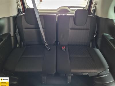 2016 Nissan Serena - Thumbnail