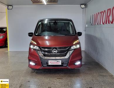 2016 Nissan Serena - Thumbnail