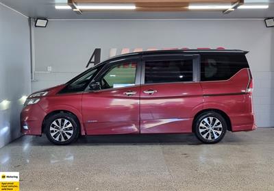2016 Nissan Serena - Thumbnail