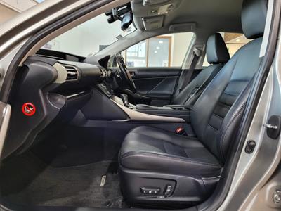 2015 Lexus IS - Thumbnail
