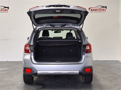 2015 Subaru Legacy - Thumbnail