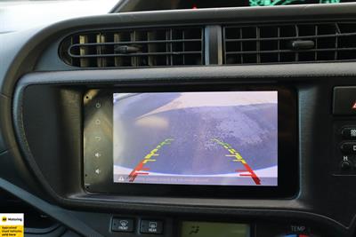 2014 Toyota Aqua - Thumbnail